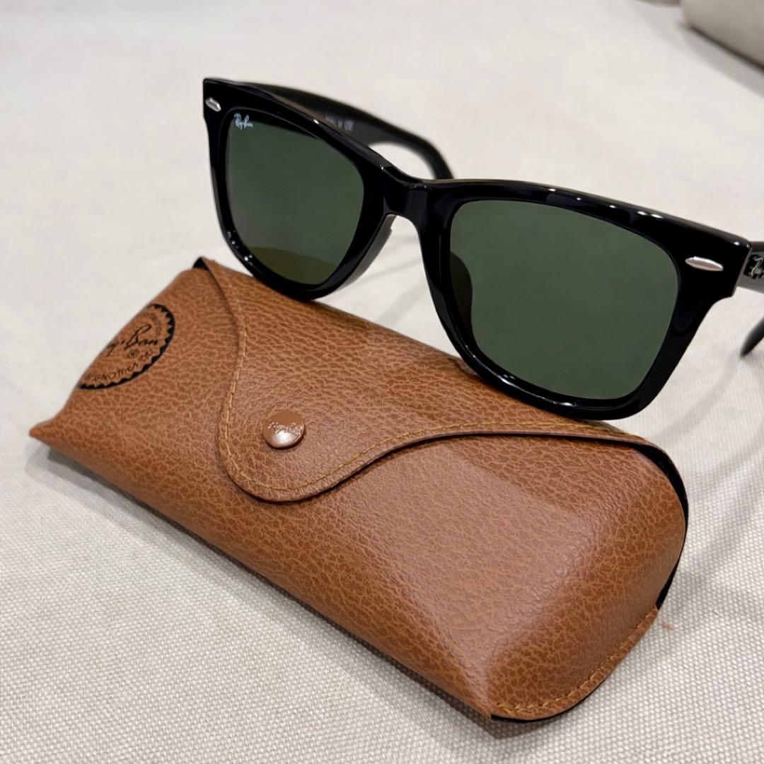 Ray-Ban ウェイファーラーRB2140F 901/52 レンズに刻印あり