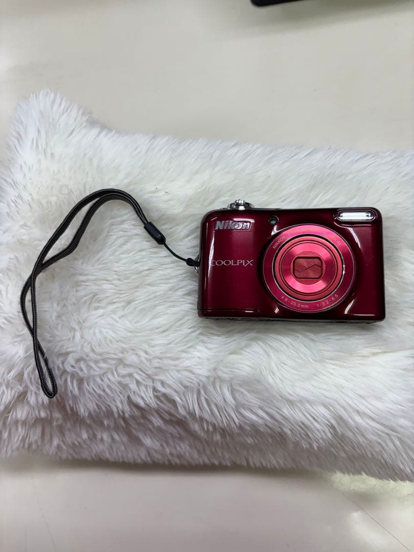 美品ニコンNikon COOLPIX L30 赤