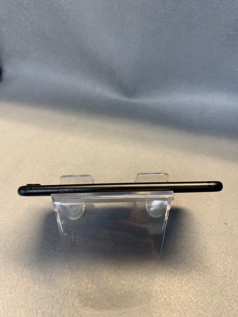 美品　国内版　SIMフリー　iPhone７　 32GB ブラック色