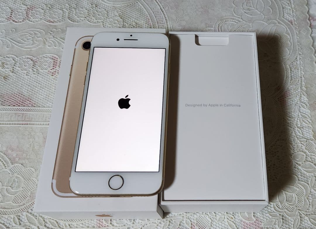 iPhone 7 ゴールド & iPhone 12 グリーン セット