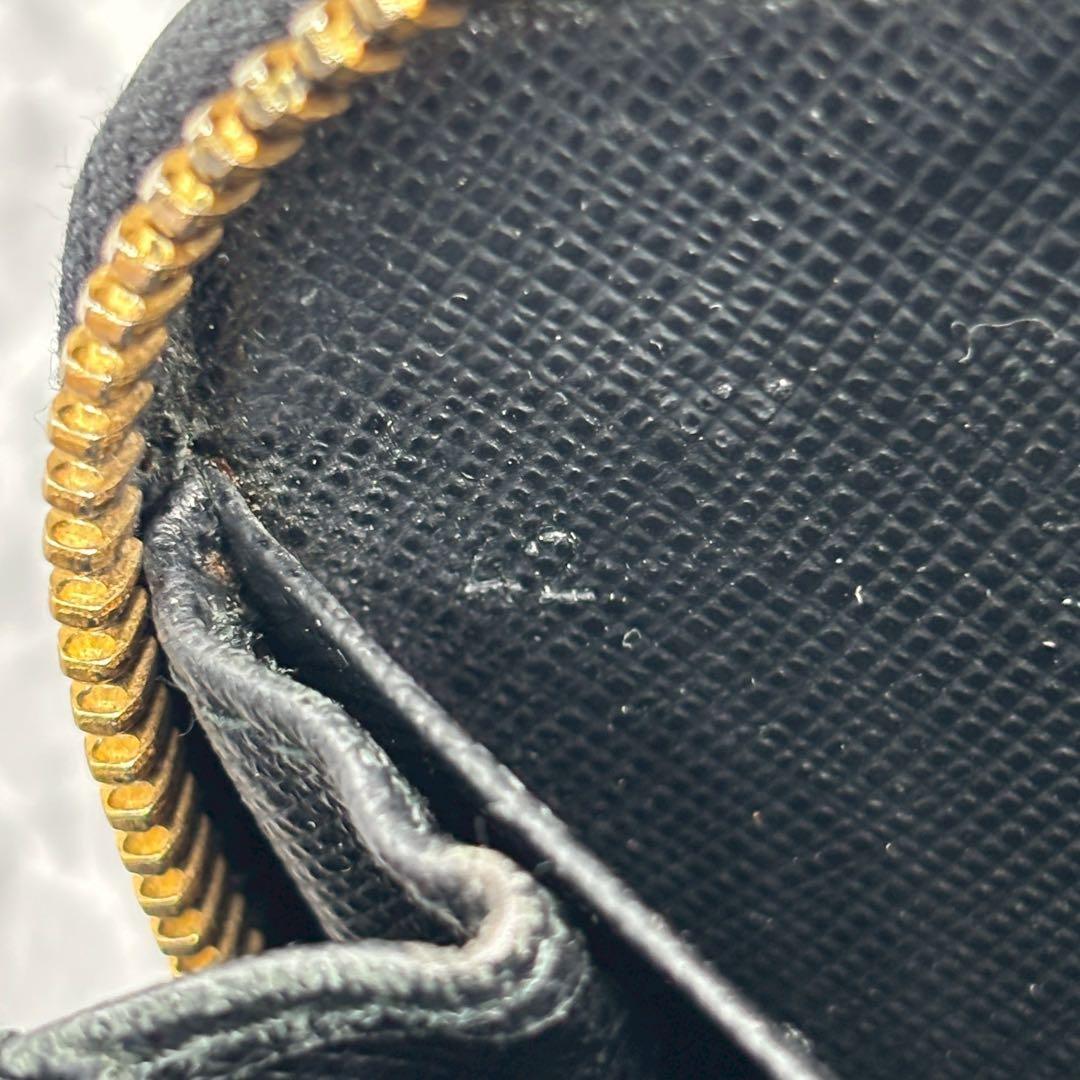 ✨鑑定済✨ PRADA ケース サフィアーノレザー メタル 黒 ゴールド