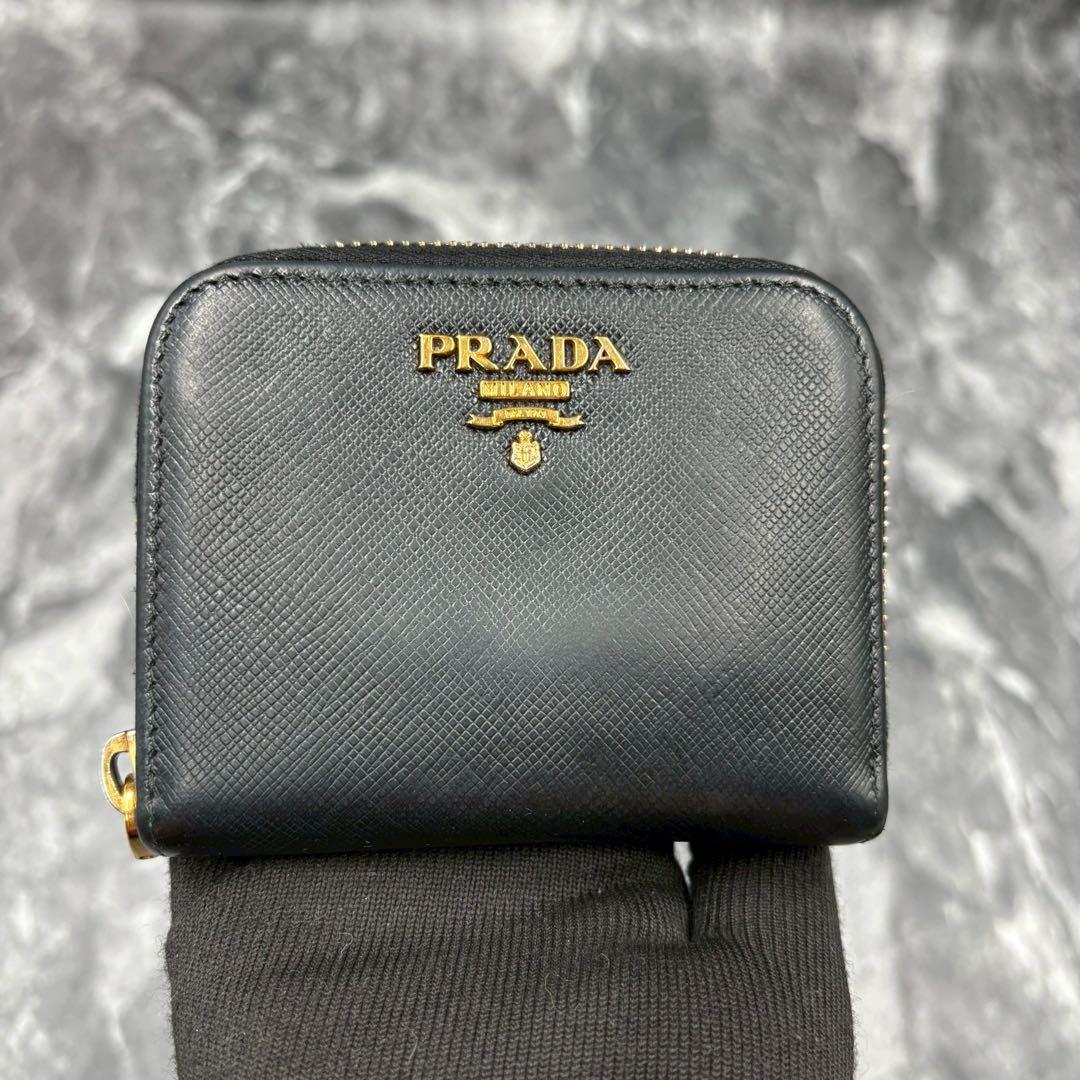 ✨鑑定済✨ PRADA ケース サフィアーノレザー メタル 黒 ゴールド