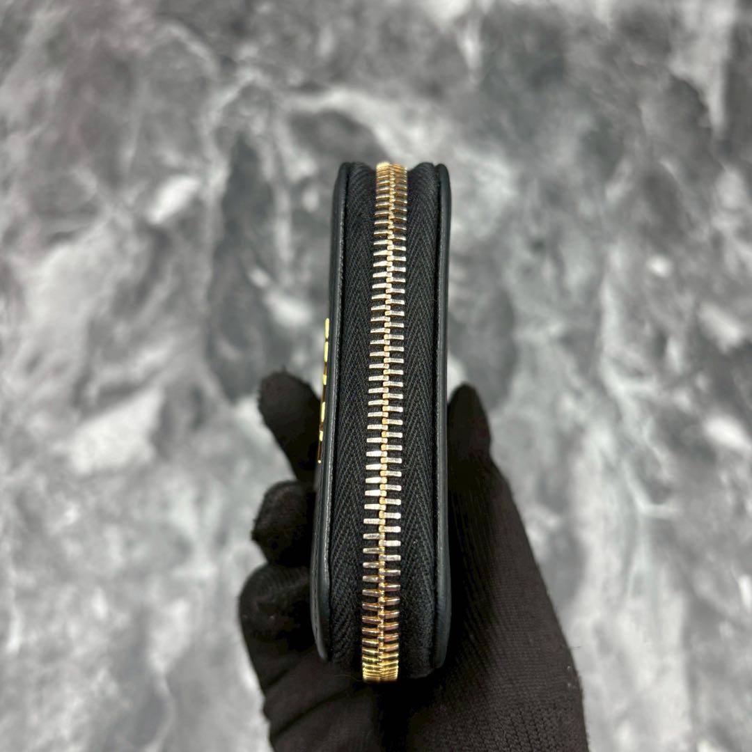 ✨鑑定済✨ PRADA ケース サフィアーノレザー メタル 黒 ゴールド