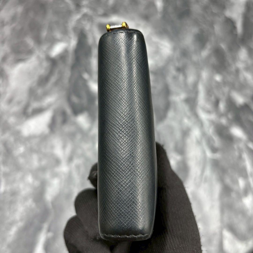 ✨鑑定済✨ PRADA ケース サフィアーノレザー メタル 黒 ゴールド