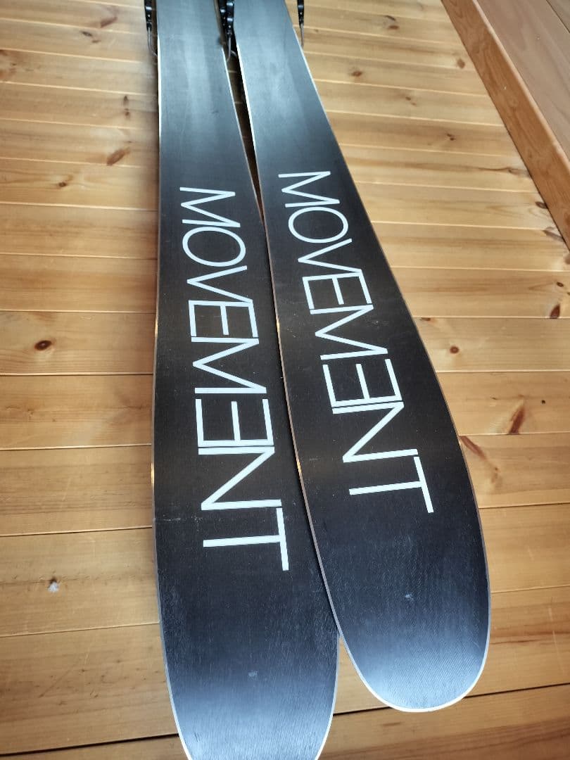 テレマークスキーNTN　板　ビィンディング　ブーツのセット