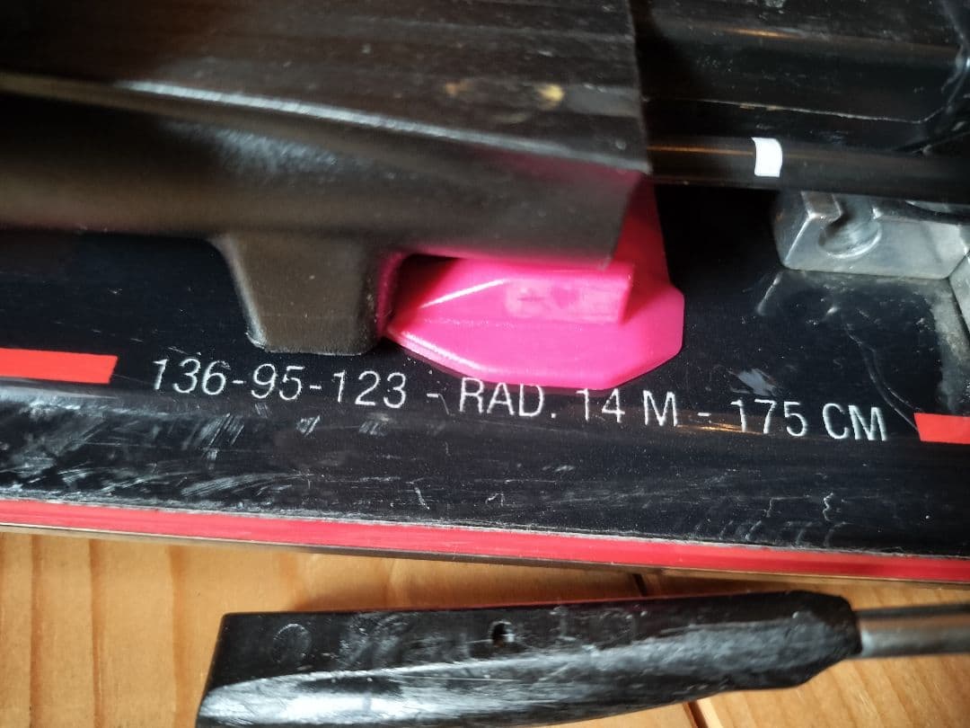 テレマークスキーNTN　板　ビィンディング　ブーツのセット