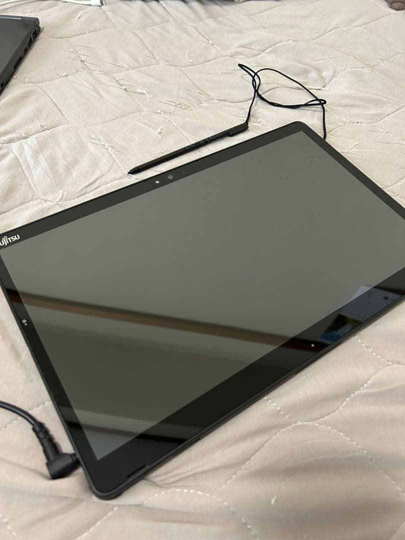 Windowsタブレット本体 ARROWS Tab Q739/CI3(8365U) 8GB 128GB