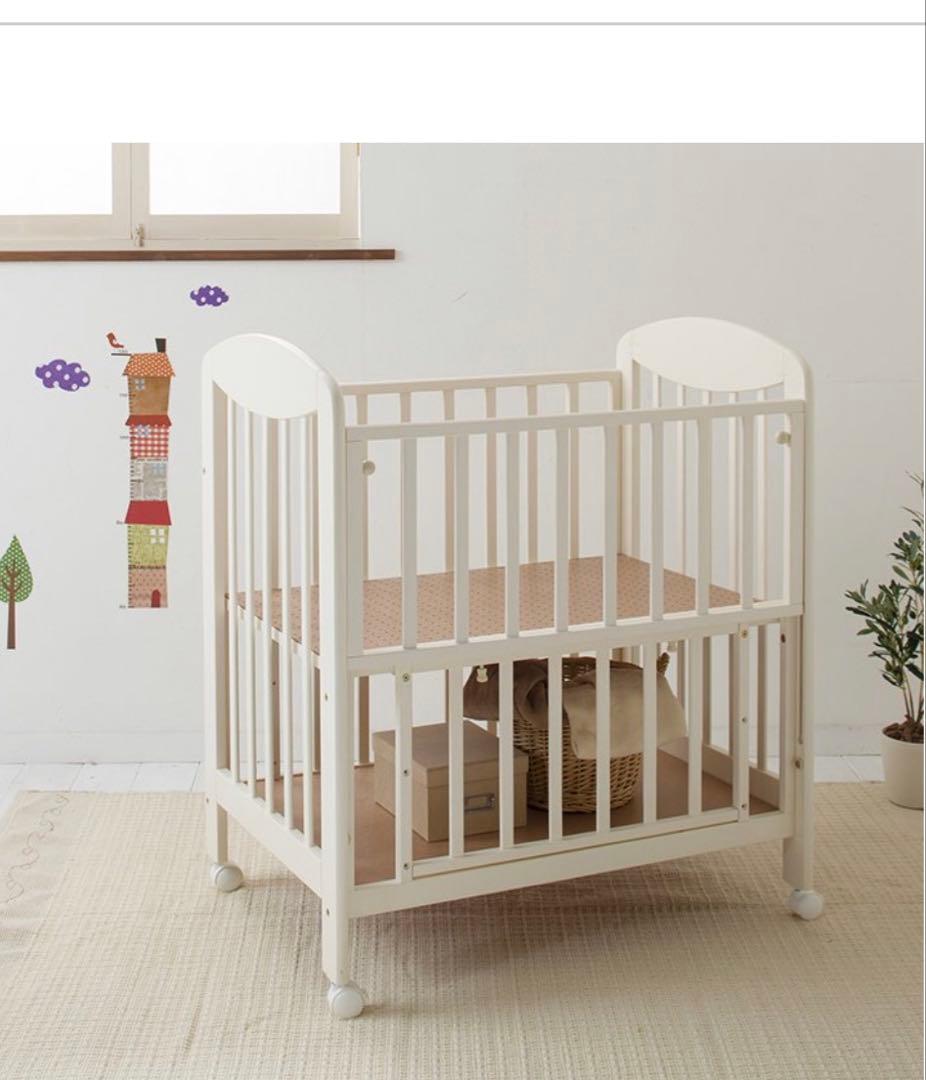 カトージ　ベビーベッド