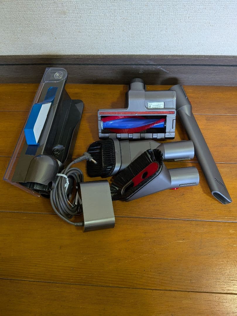 a043 54分　ダイソン　コードレス　掃除機　SV12　分解清掃済　動作保証有