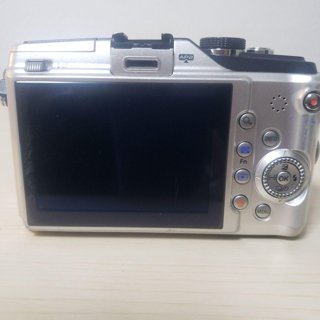 OLYMPUS E-PL2 ミラーレス一眼 シルバー 14~24mmレンズセット