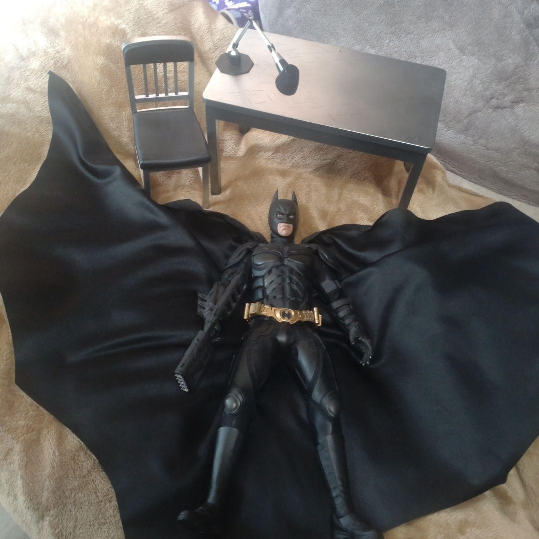 ホットトイズ　バットマン　ダークナイトライジング　尋問机セット