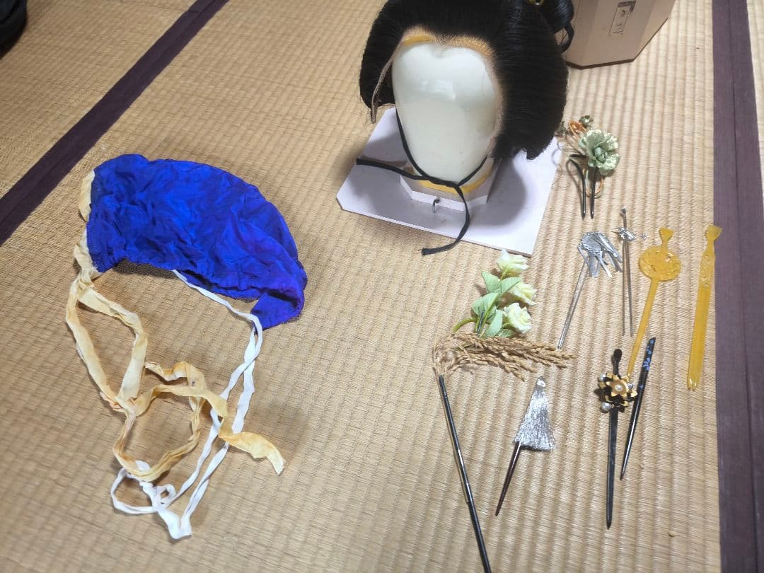 日本髪かつら ＆ かんざし飾りセット（収納箱付き）