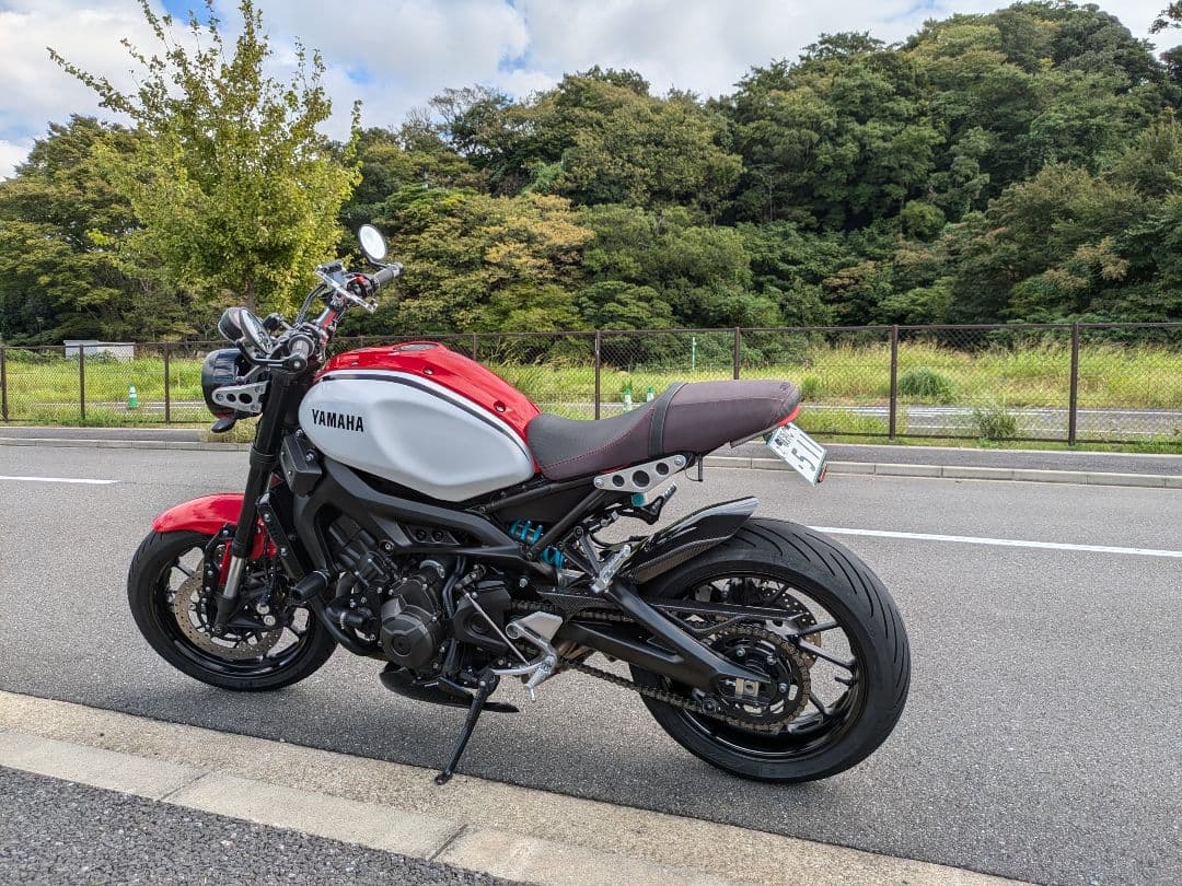YAMAHA XSR900 タンクカバー 赤 白 4点セット