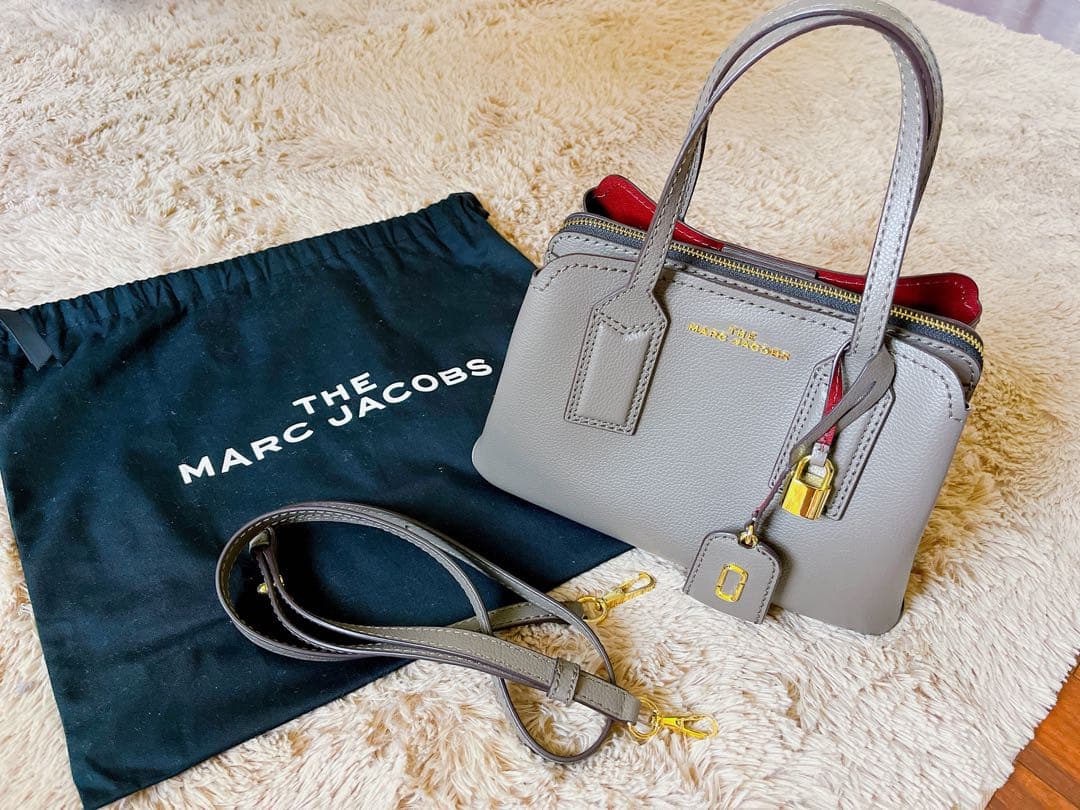 美品　MARC JACOBS グレー ハンドバッグ