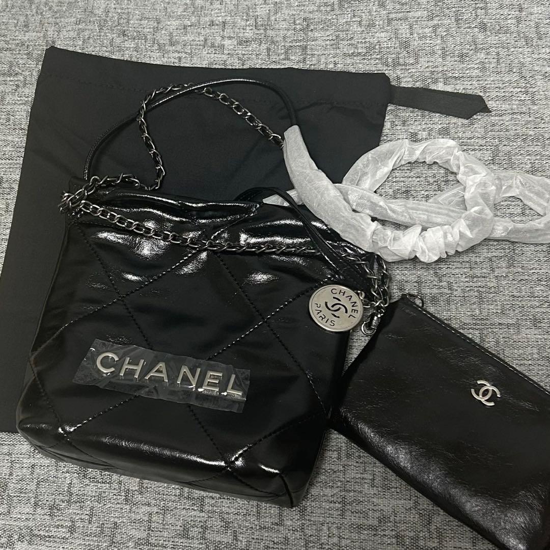 CHANEL ノベルティショルダーバッグキルティング　希少シルバー