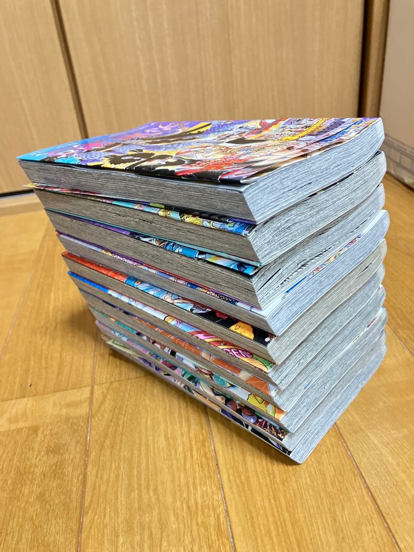 ONE PIECE110巻まで＋関連本10冊＋Bookカバー2個、シール付き