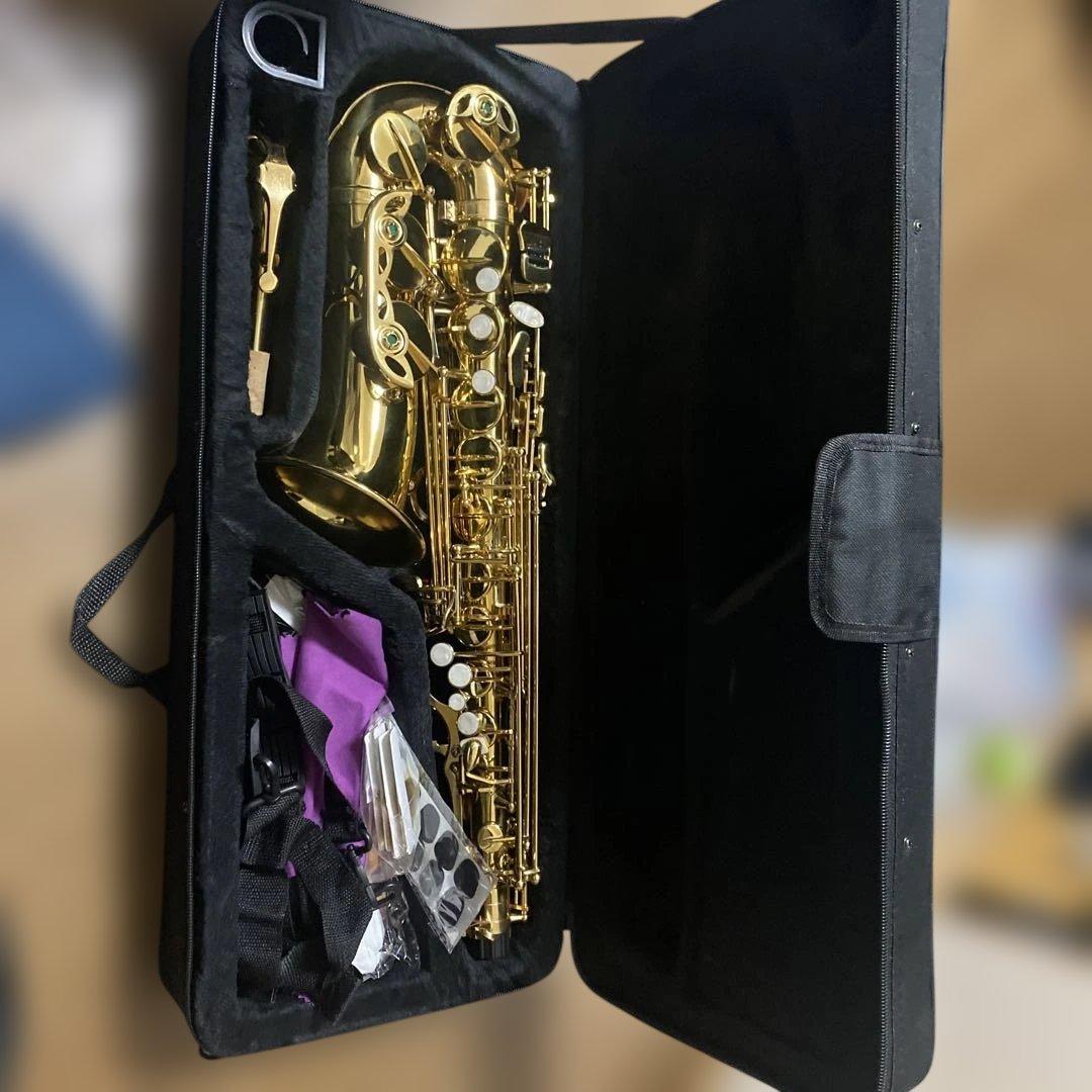 未使用品　本日まで値下げ★ゴールド サックス本体 マウスピース付き