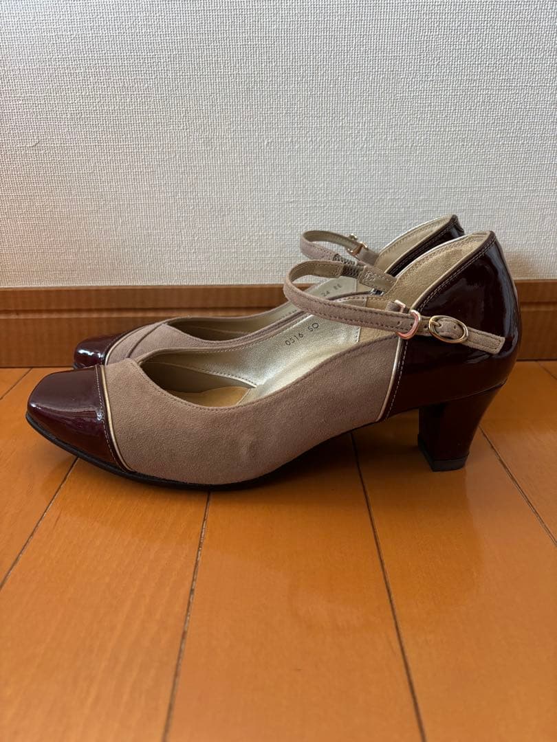 新品 pedala ペダラ アシックス ストラップパンプス　24cm EE