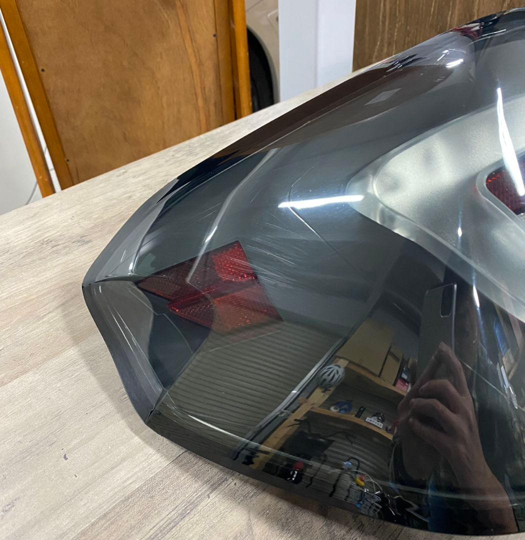 WRXSTI VA型　リベラル隼テールランプ　絶版色ミッドナイトブラック