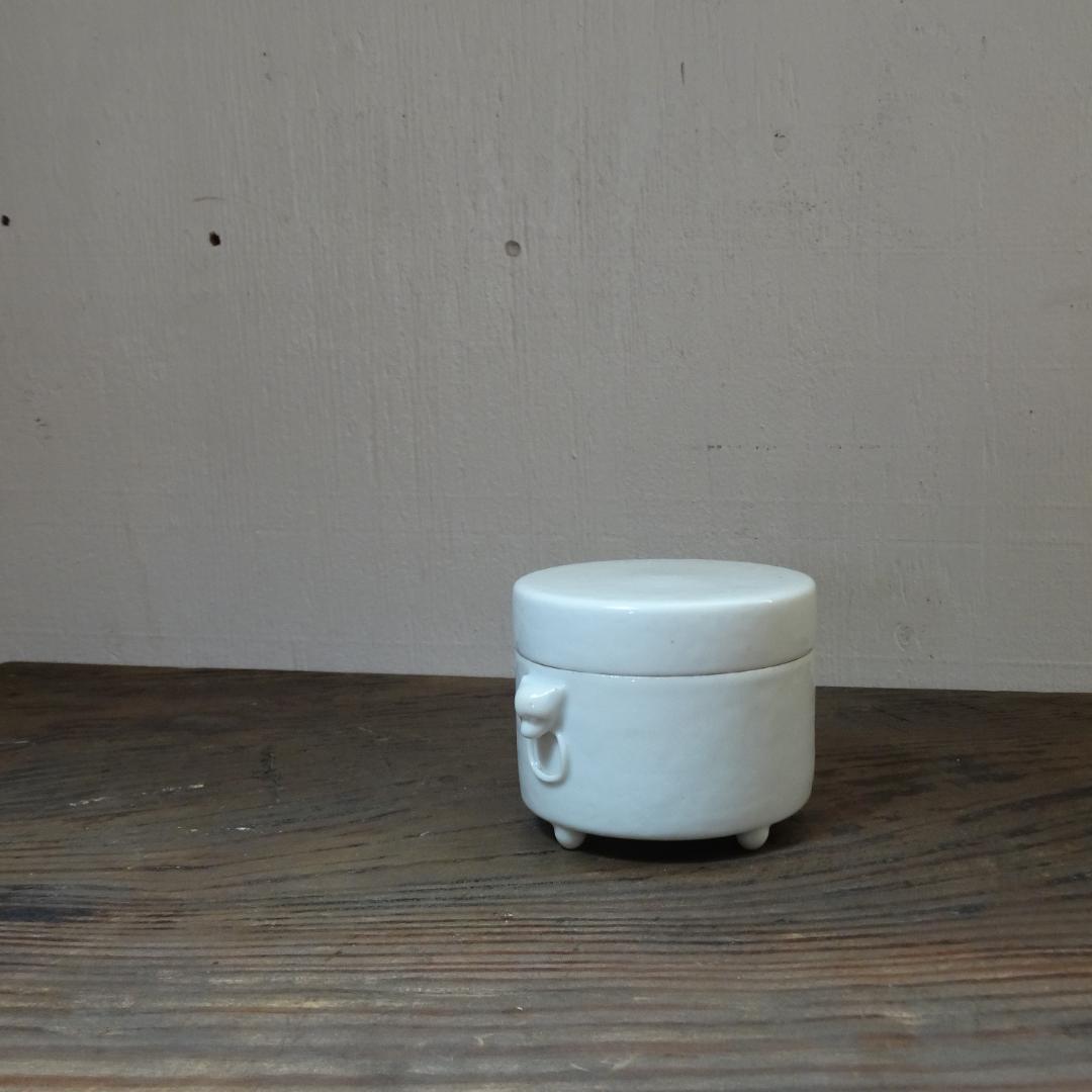 シ*マ様 香合　蓋に欠け有ります　永楽年製　龍模様　香炉　壺　オブジェ　唐物