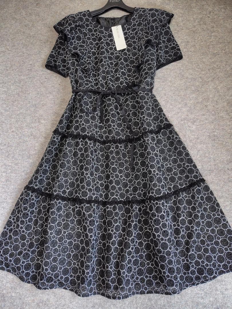 大きいサイズTO BE CHIC上質レースティアードワンピース44黒99000円
