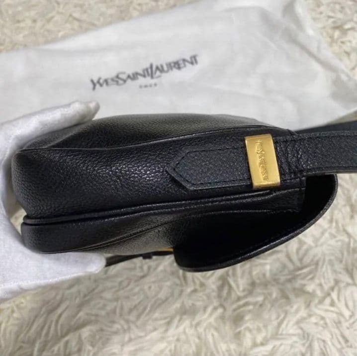 イヴサンローラン　サンローラン ゴールド金具ショルダーバッグ ヴィンテージ