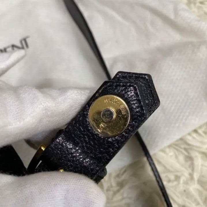 イヴサンローラン　サンローラン ゴールド金具ショルダーバッグ ヴィンテージ