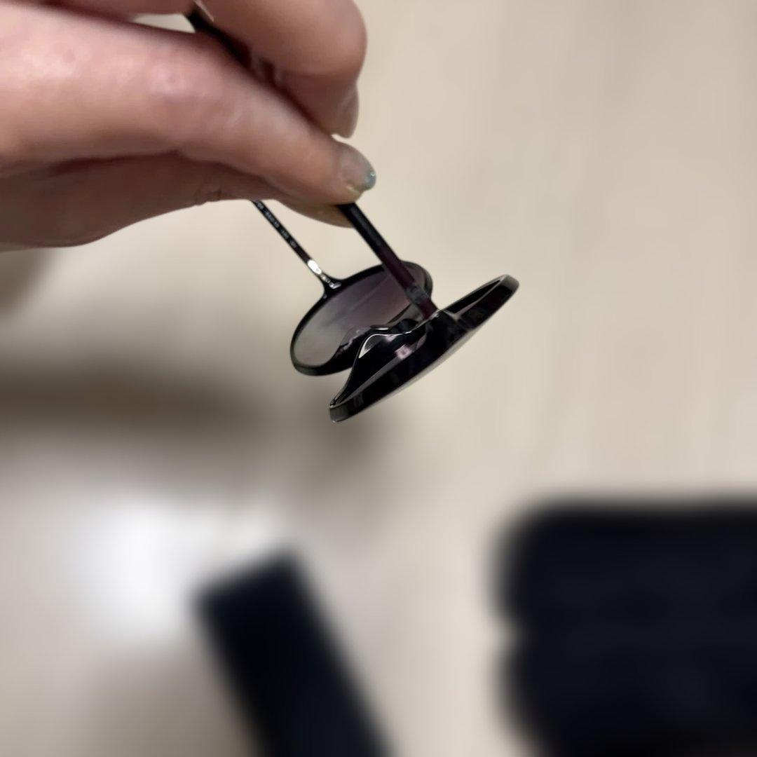 CHANEL ブラック ラウンドサングラス ケース付き