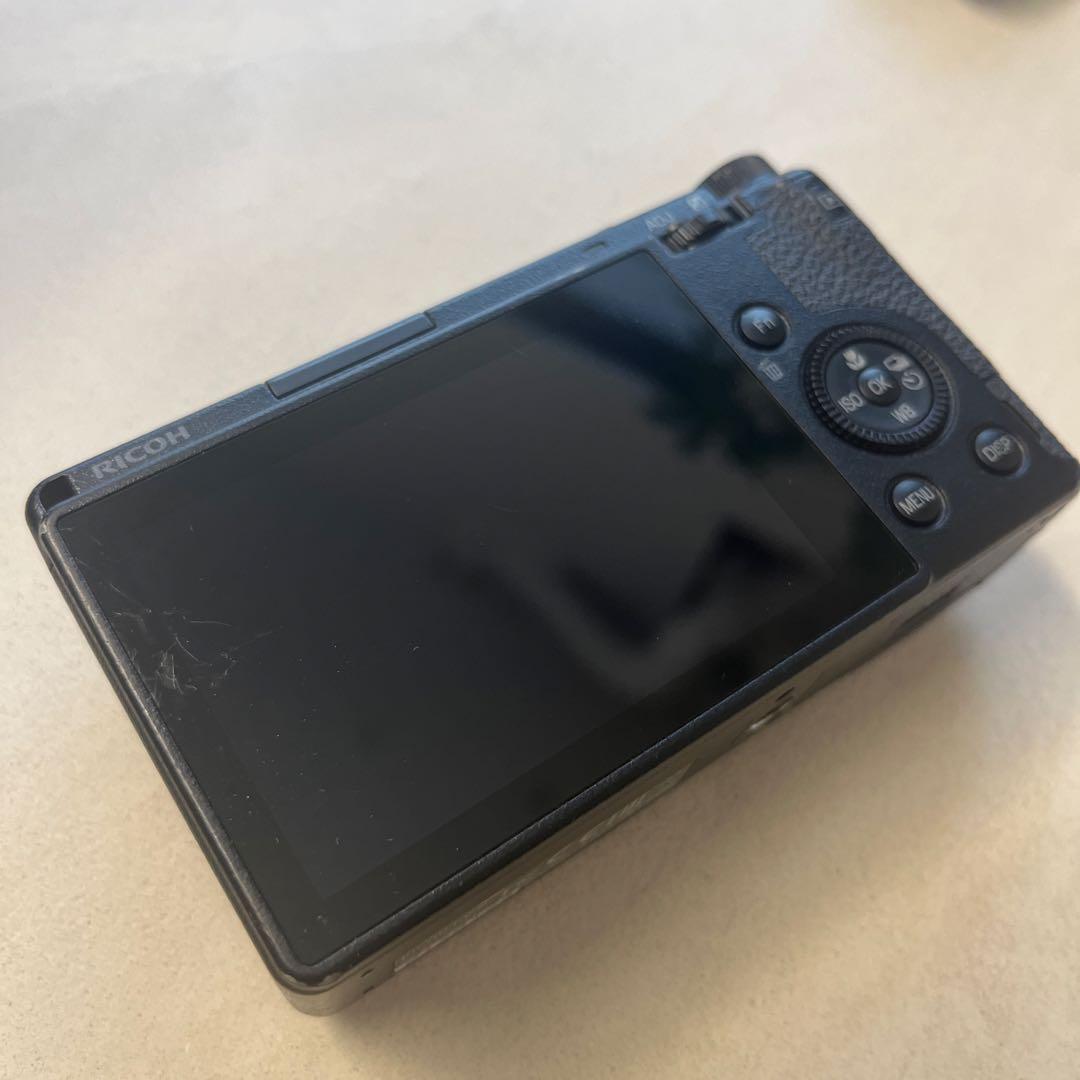 RICOH GR III コンパクトデジタルカメラ　フラッシュ付