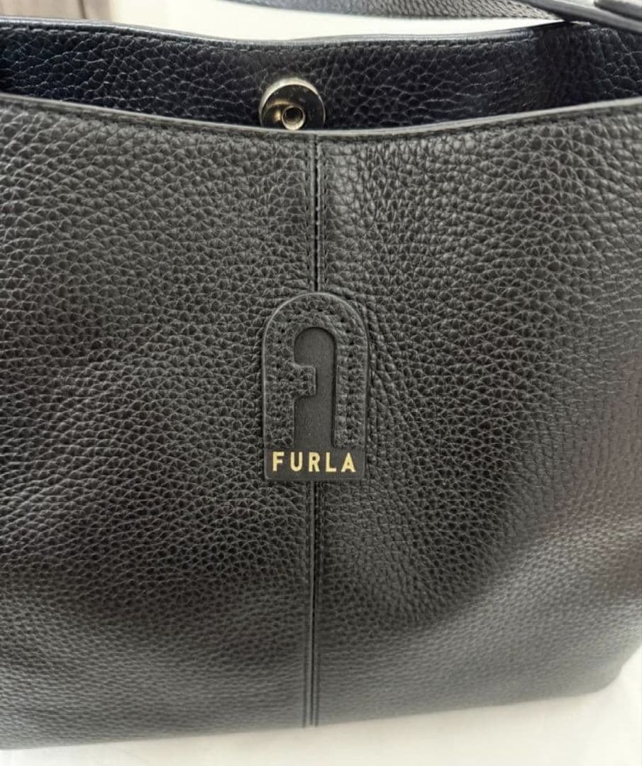 しま★ FURLA ブラックレザートートバッグ