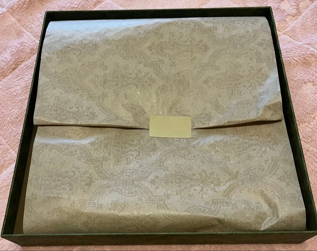 新品タグ付　GUCCI 箱付　ラメ　カシミヤ　ニット帽　M