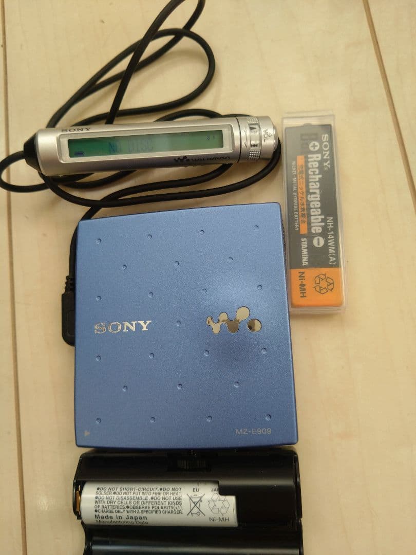 ポータブルプレーヤー SONY MD WALKMAN MZ-E909