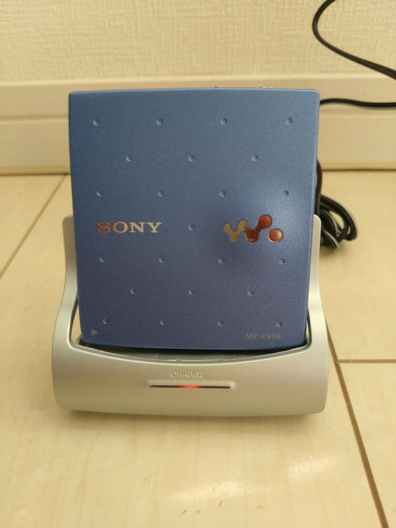 ポータブルプレーヤー SONY MD WALKMAN MZ-E909