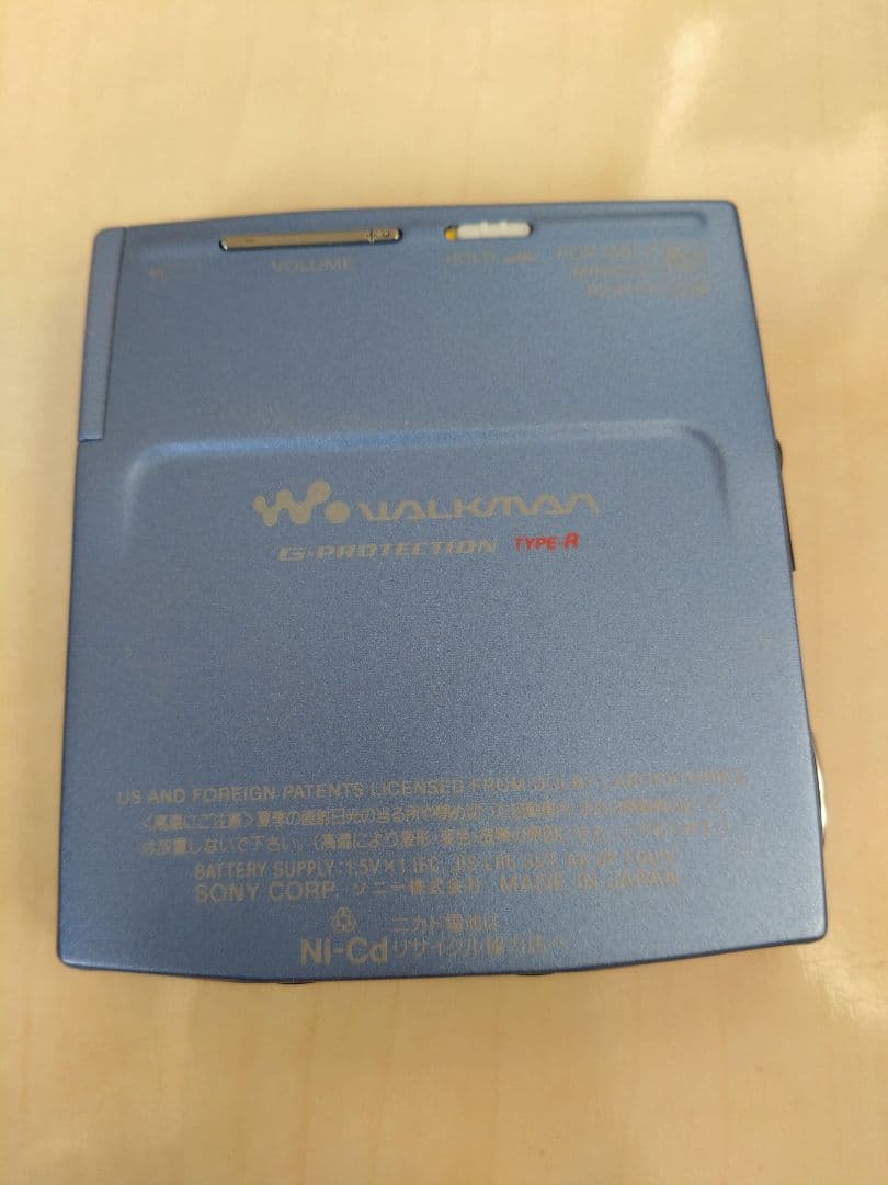 ポータブルプレーヤー SONY MD WALKMAN MZ-E909