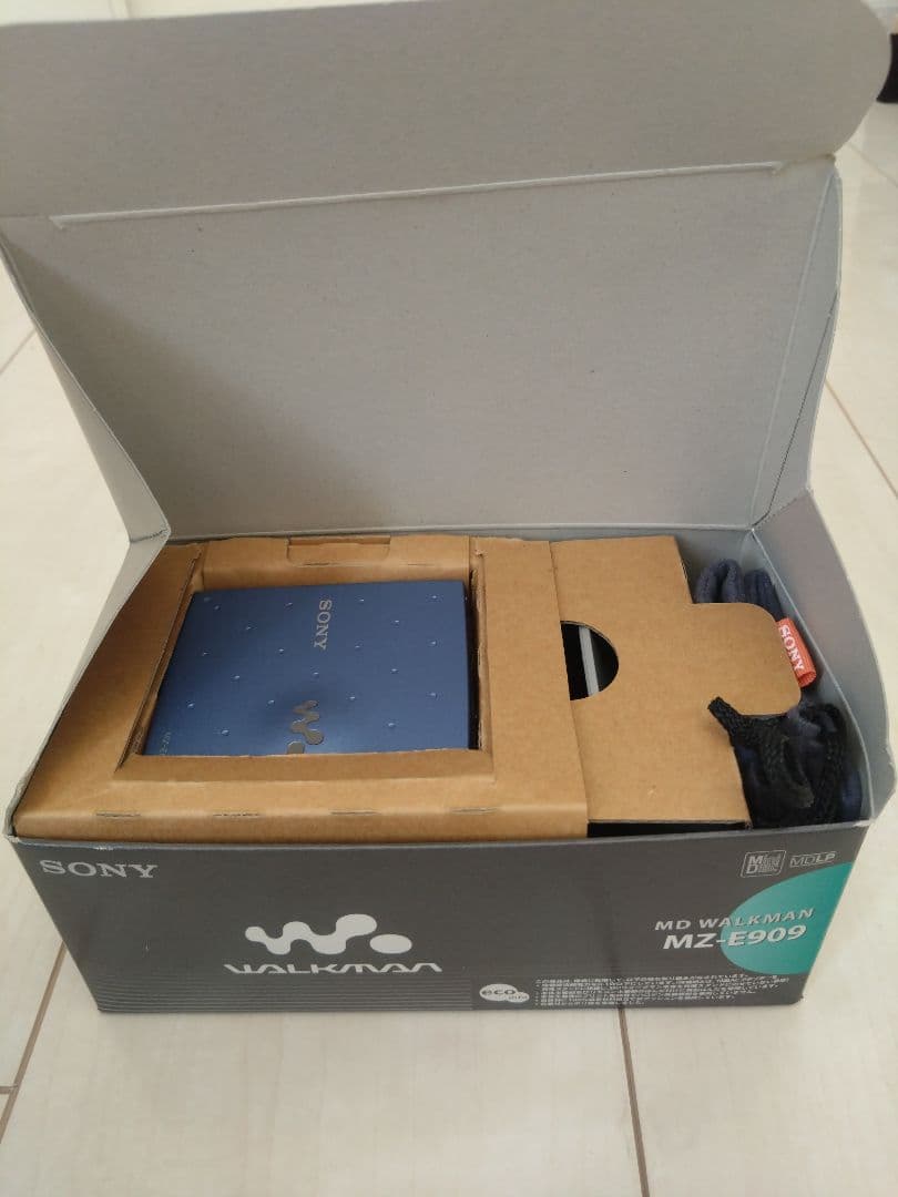 ポータブルプレーヤー SONY MD WALKMAN MZ-E909