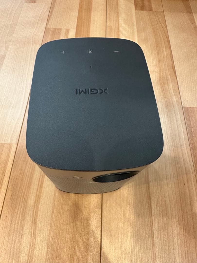 【美品】 XGIMI HALO プロジェクター 本体　スタンド付