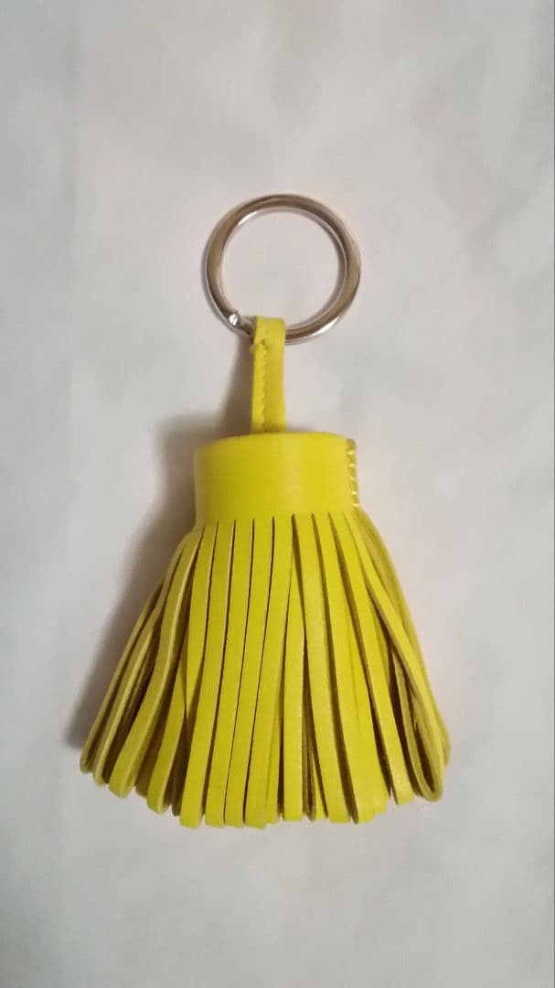 今だけ値下げ　鑑定済み　HERMES　エルメス　カルメン　キーリング　イエロー系