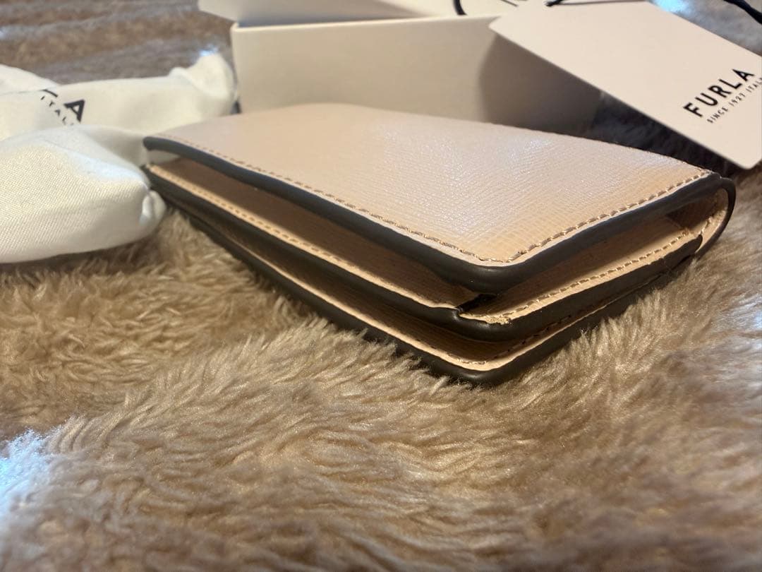 FURLA アイボリー レザー 名刺入れ　レディース