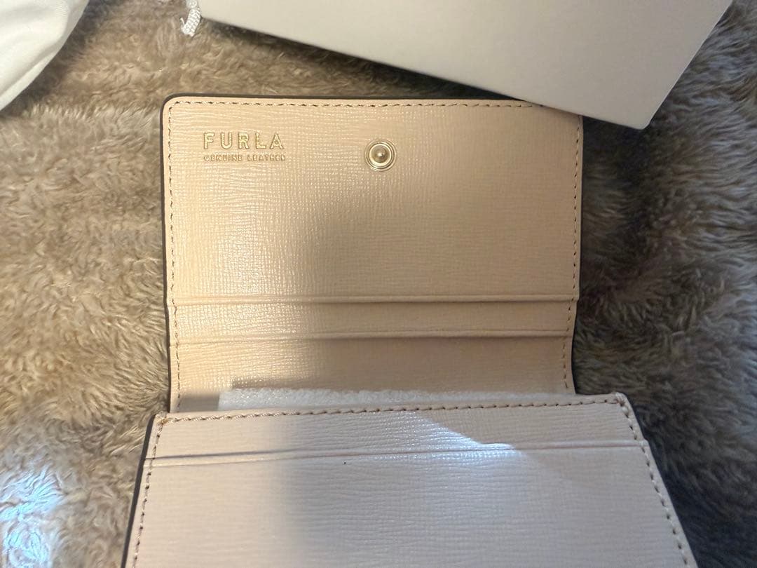 FURLA アイボリー レザー 名刺入れ　レディース