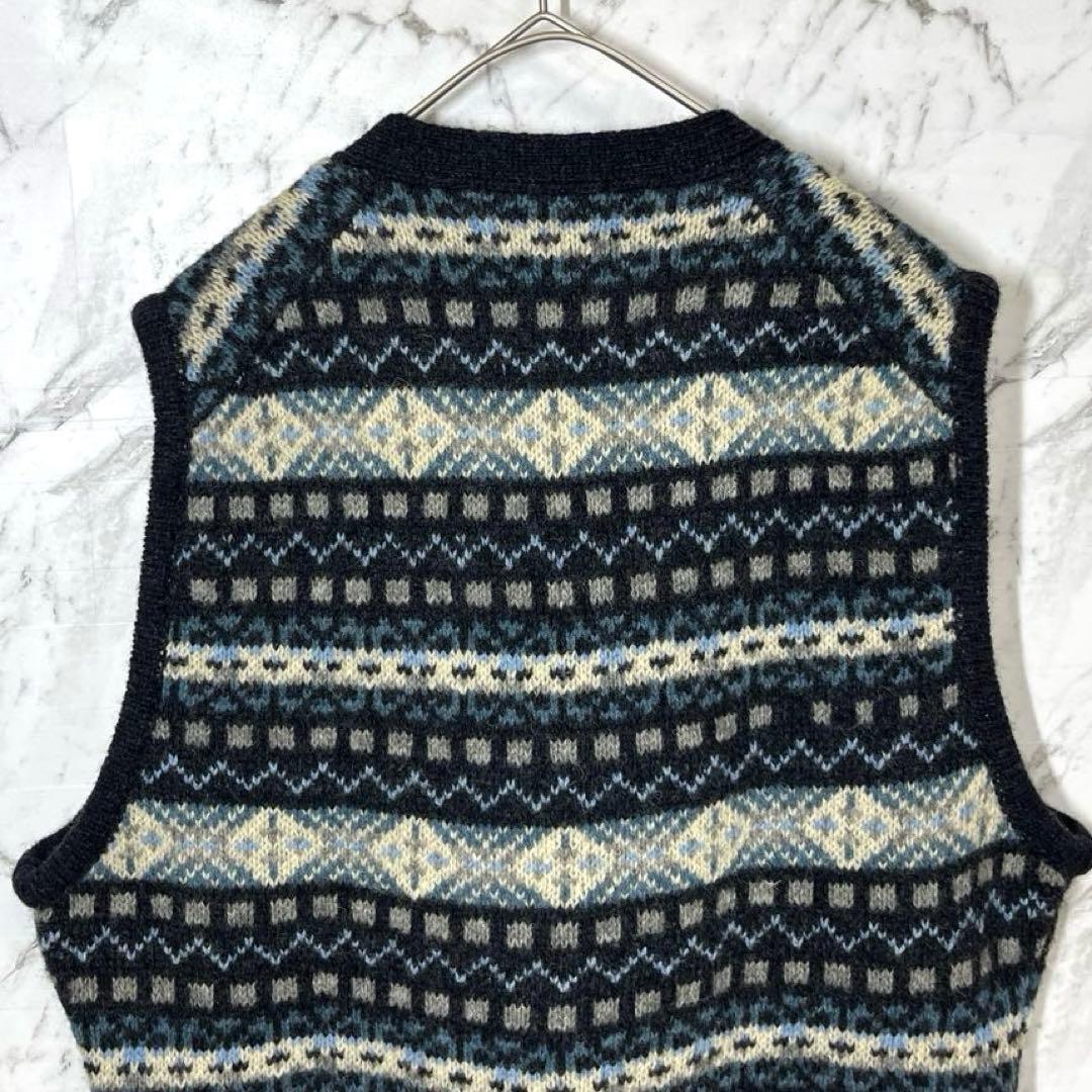 【美品】ナイジェルケーポン・ベスト・フェアアイル柄・ウール・スコットランド製・M
