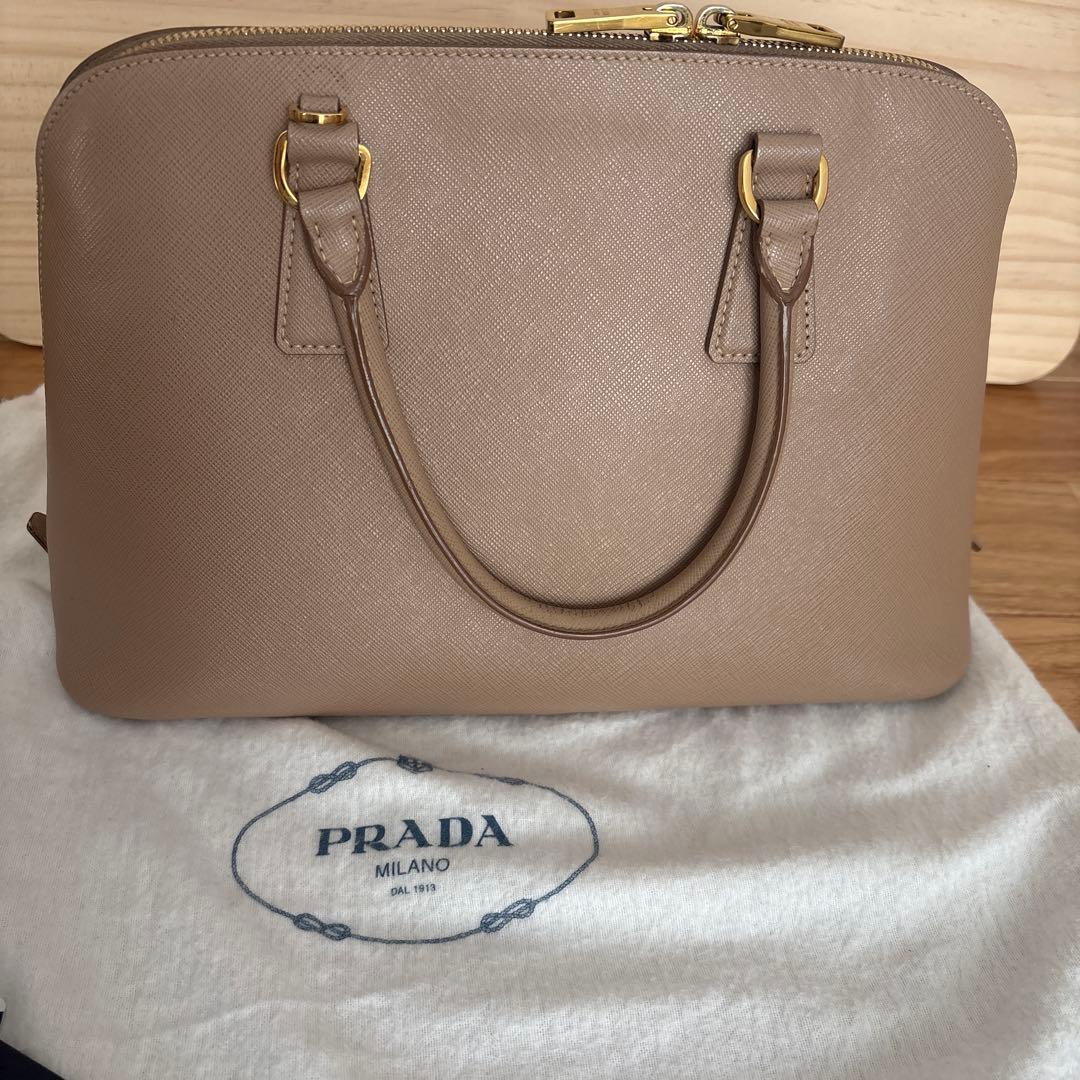 PRADA ベージュ ショルダーバッグ