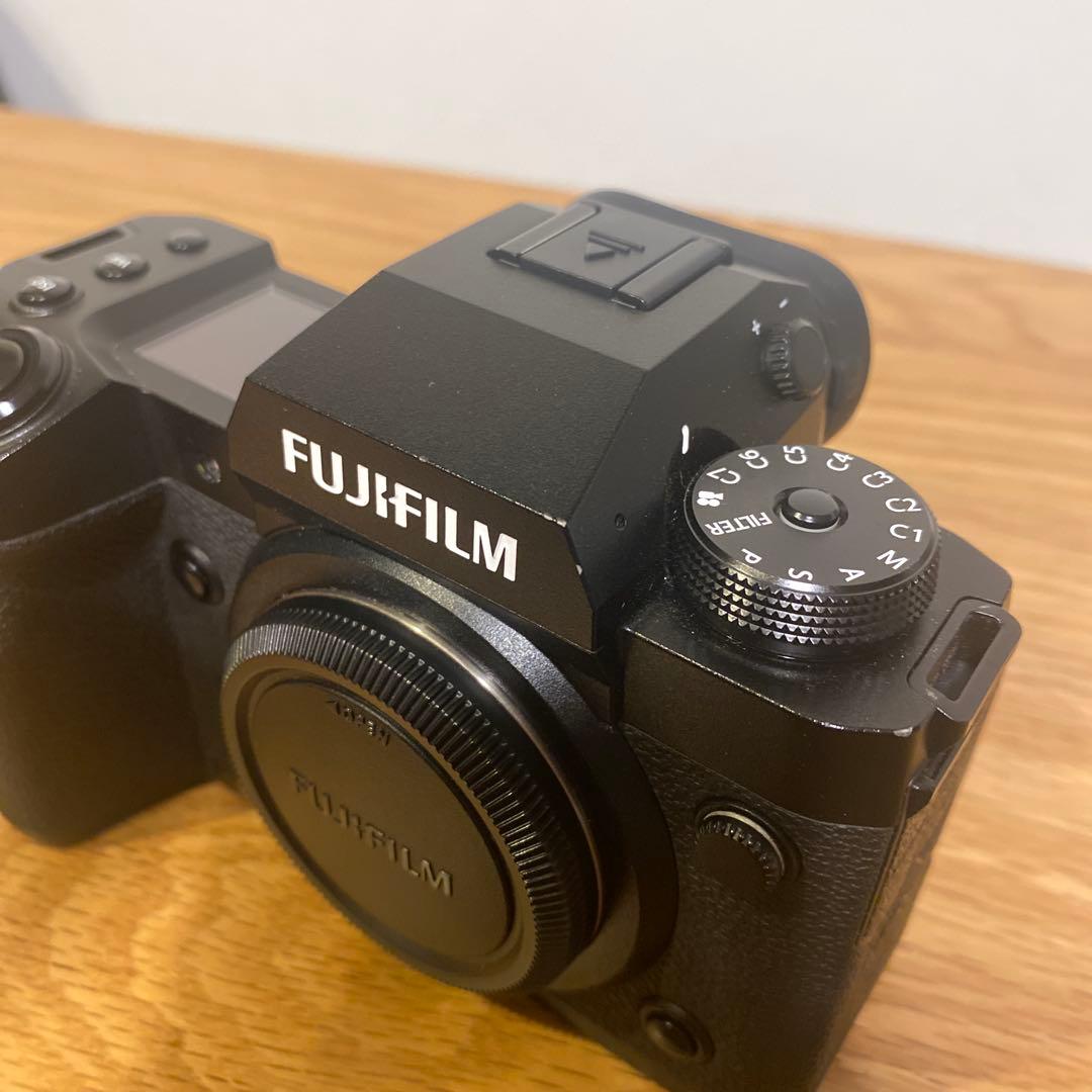 【美品】FUJIFILM X-H2 ボディ バッテリー2個＋チャージャー付き