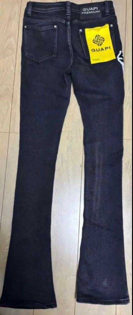 GUAPI ブラック フレアデニム 28インチ　タグ付き
