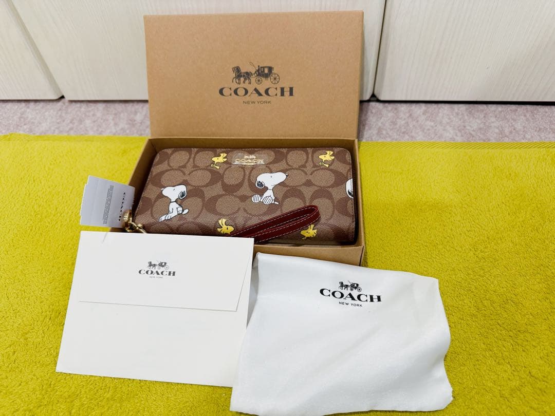 COACH スヌーピー柄 長財布