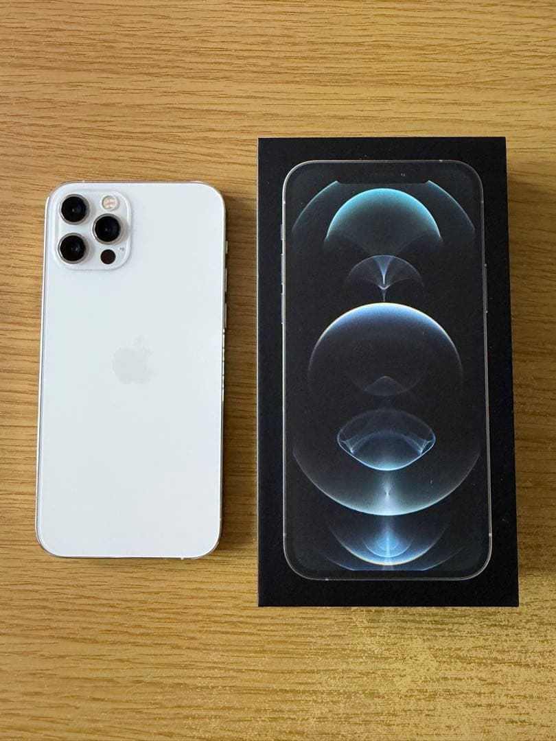 Apple iPhone 12 Pro シルバー（256GB）本体