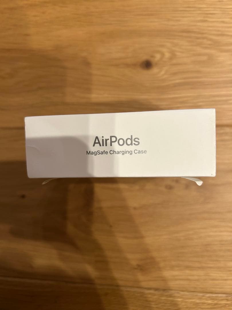 新品未開封　Apple 完全ワイヤレスイヤホン AirPods第3世代