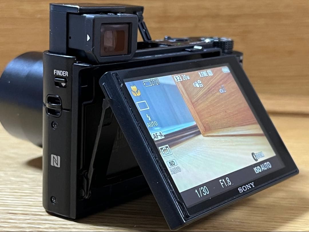 【美品】SONY コンパクトデジカメRX100M5A（バッテリー2個、充電器付）