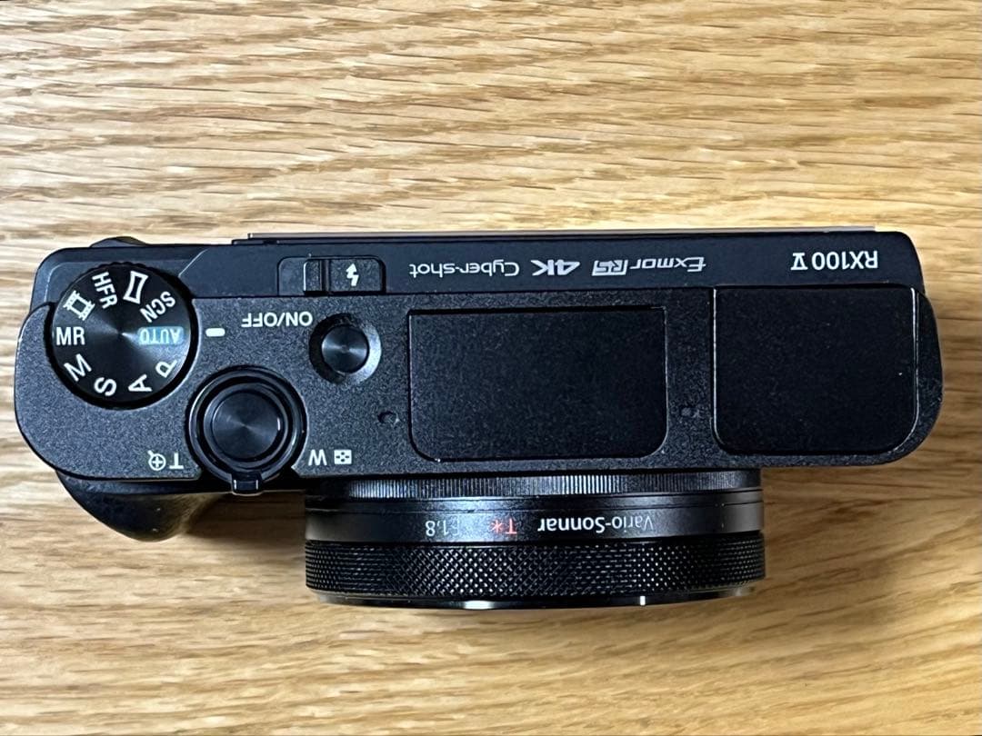 【美品】SONY コンパクトデジカメRX100M5A（バッテリー2個、充電器付）