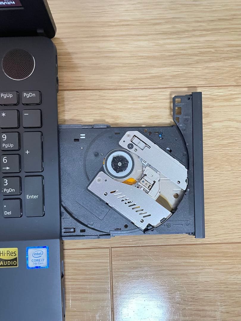 富士通 LIFEBOOK FHD液晶Core i7-7700HQ 1TB