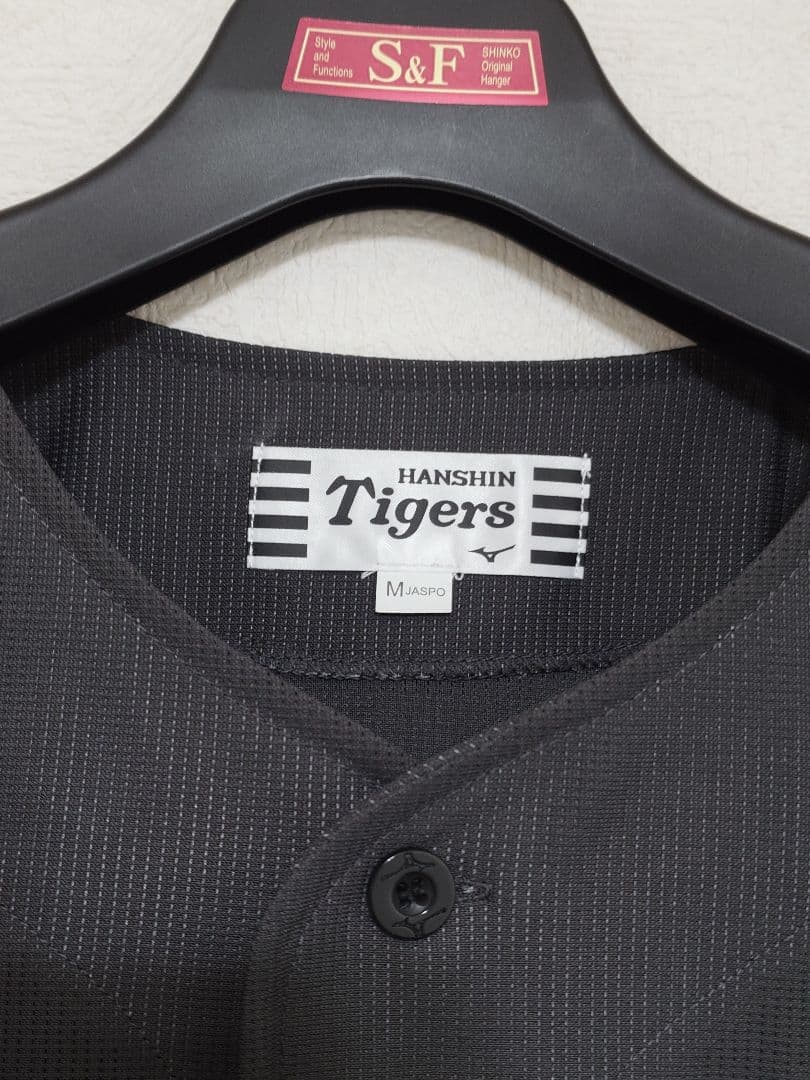 阪神タイガース トラッキー ブラックダイナマイト ユニフォーム 黒ユニ 復刻